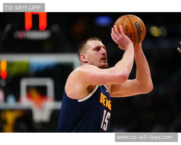 约基奇首节拼尽全力三分球命中率高但球队正负值惨淡显示困境