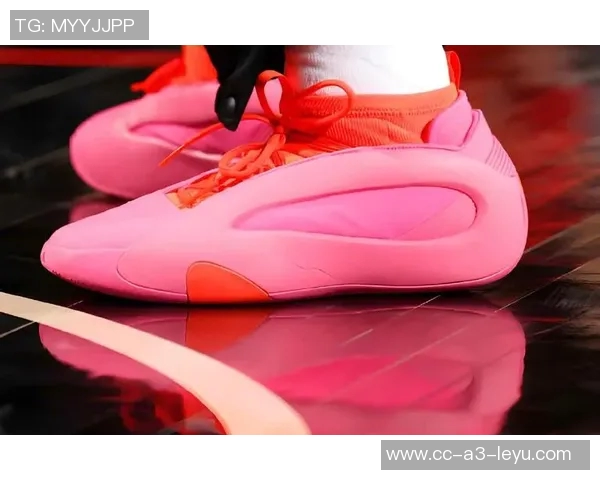 前NBA球员富尼耶推出两款专属Kobe4配色颜值如何一探究竟